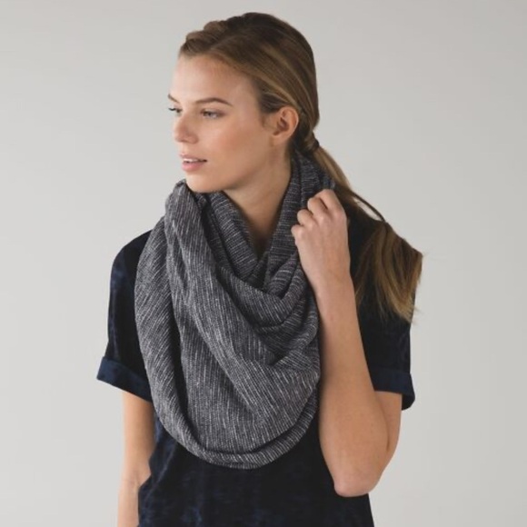 Lululemon Vinyasa Black Scarf Wrap Mini Check Pique - Picture 11 of 13